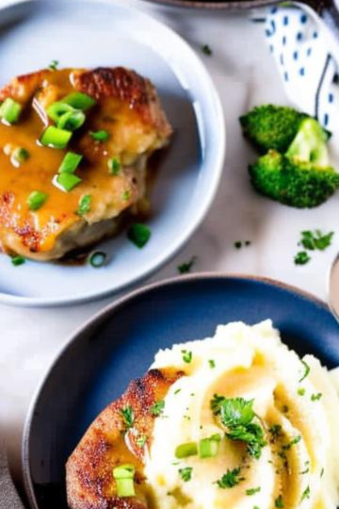 Creamy Garlic Mashed Potatoes with Sour Cream